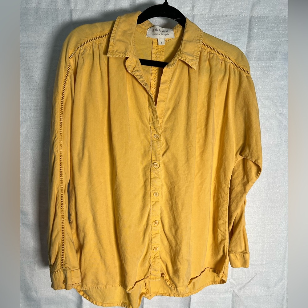 Anthropologie Cloth and‎ Stone 100% Tencel button down - small